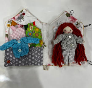 Casa de muñeca textil - Imagen 3